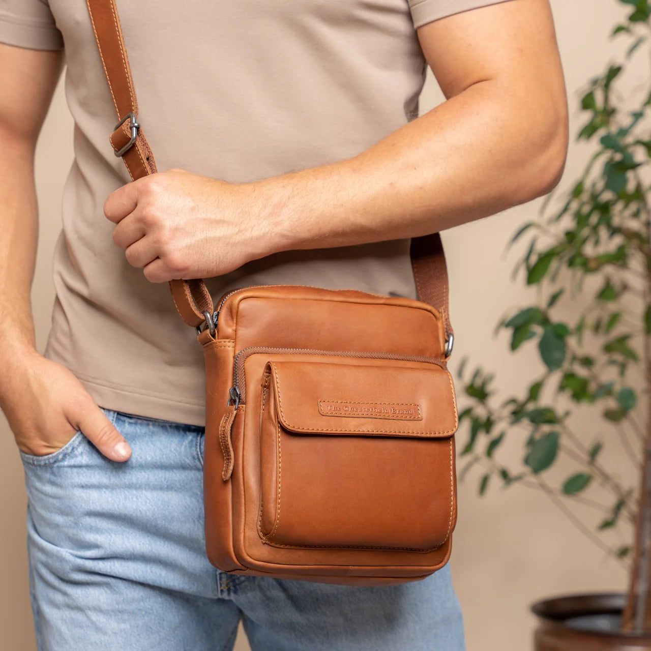 Liten och smidig axelväska i Läder