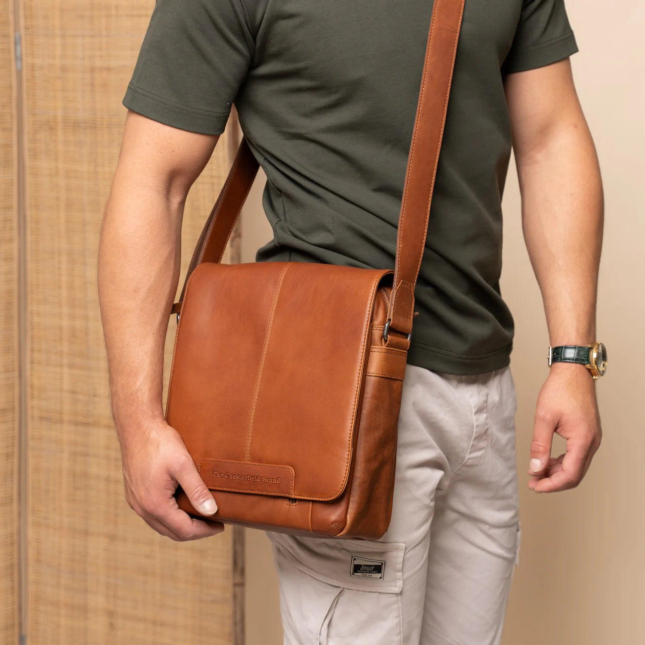 Axelväska med klafflock från The Chesterfield Brand