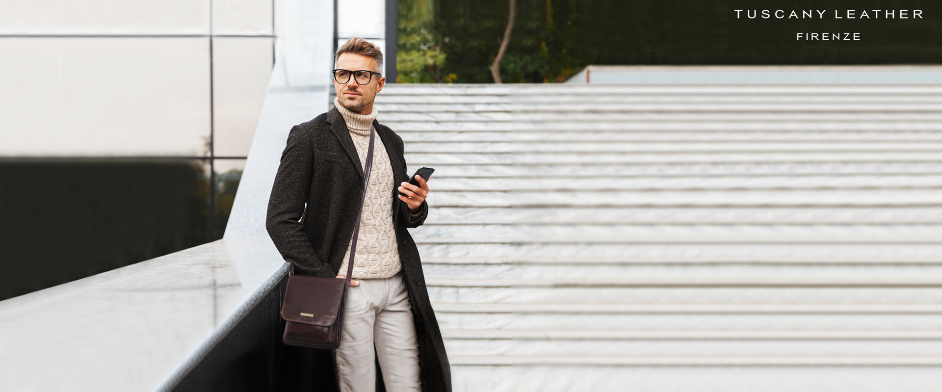 Axelväska i läder med framficka - NewBag4you