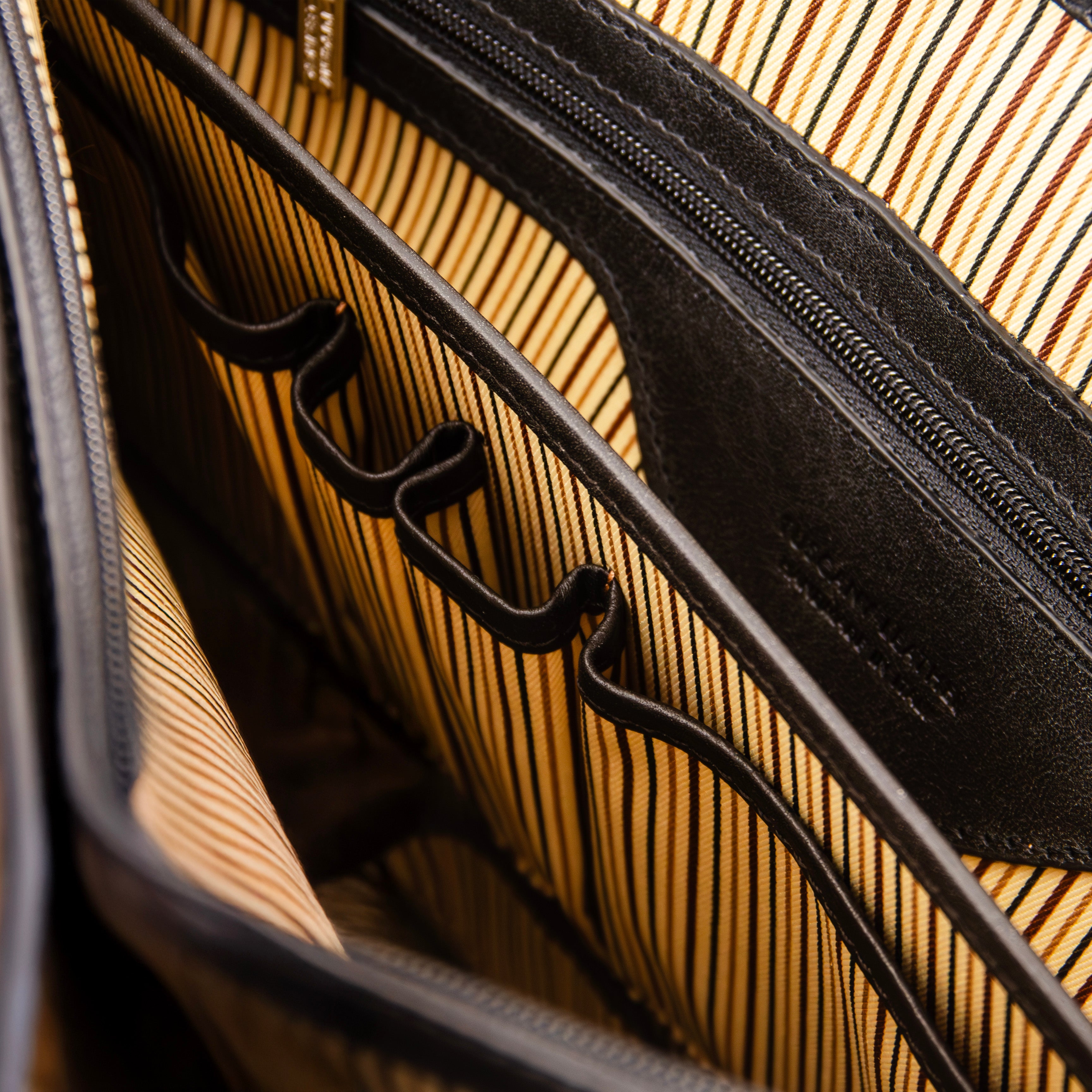 TL SMART Laptop Portfölj i Skinn