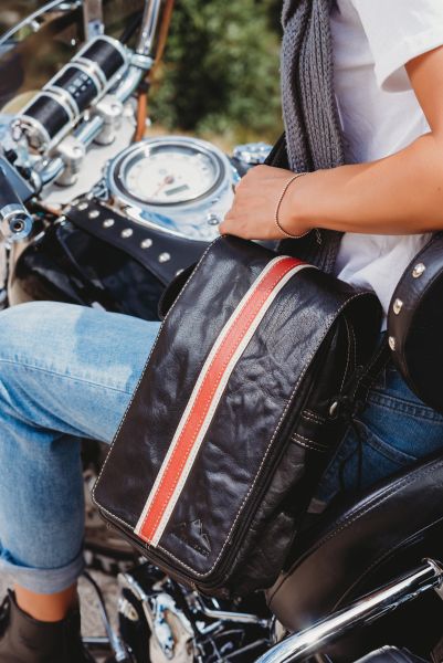 STRIPES axelväska i Läder