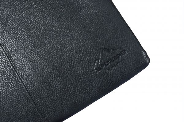 Slimmat Fodral i Läder för Surfplatta 13" eller 15" - NewBag4you