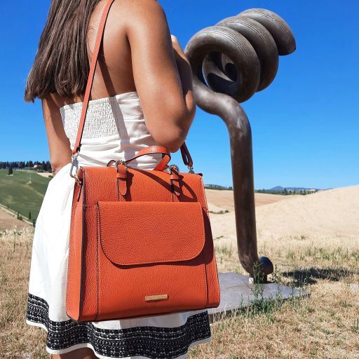 TL Ryggsäck / Handväska i läder för kvinnor