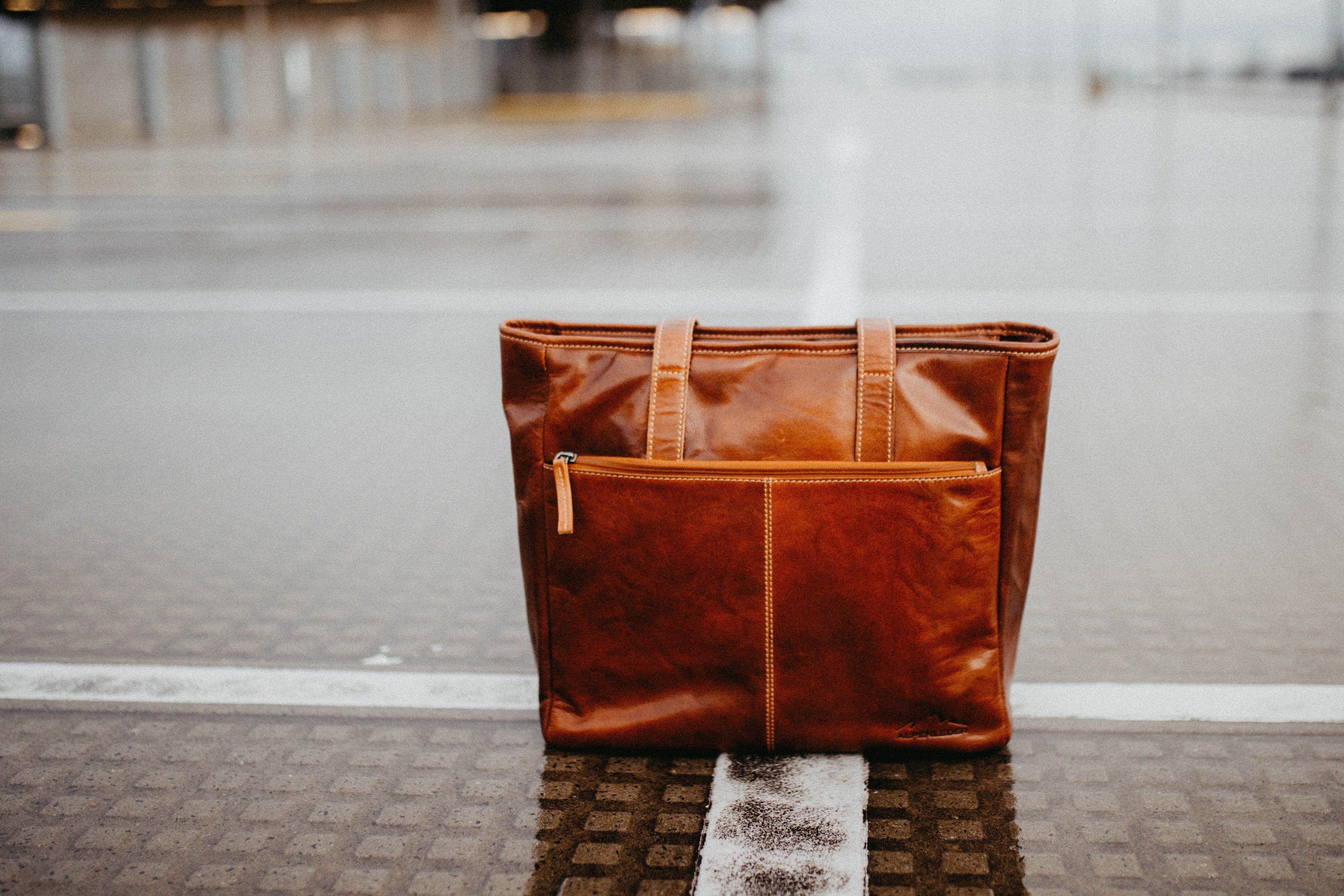 Handväska ARCO i Läder - NewBag4you