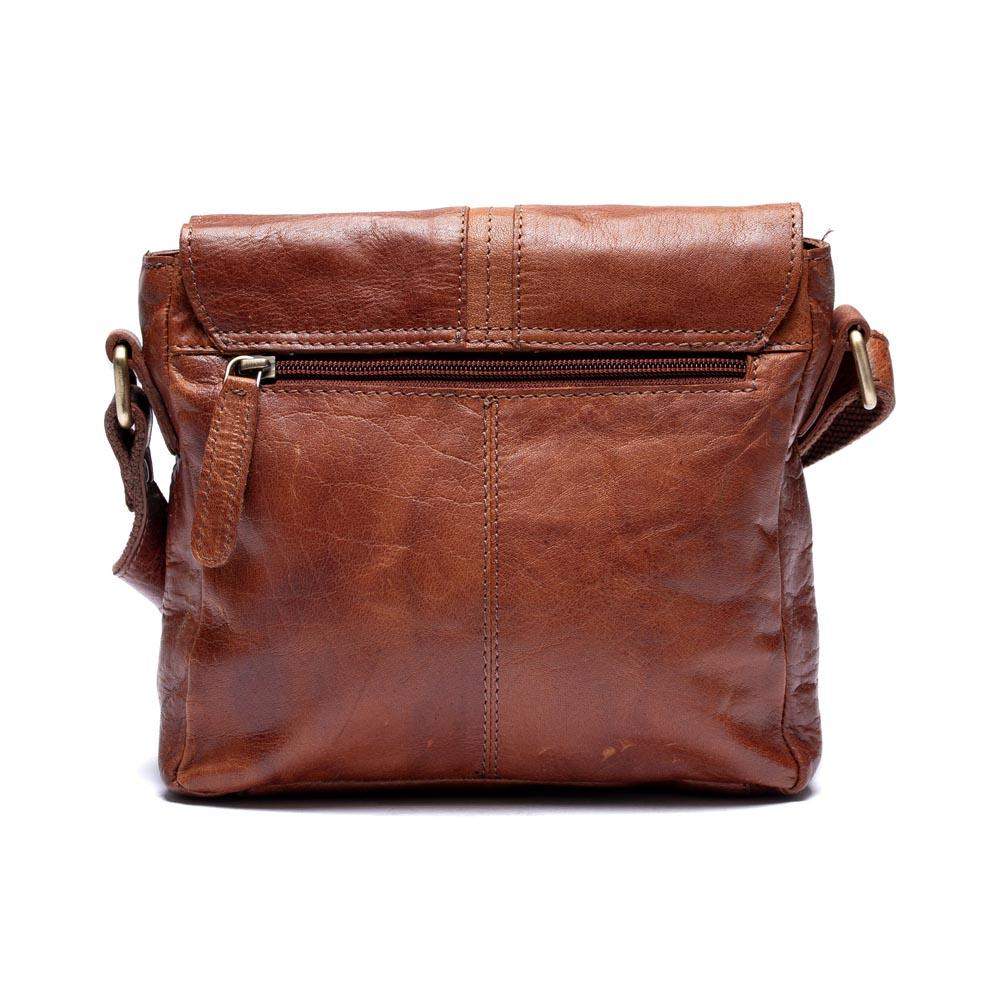 Axelväska med lock i Skinn - NewBag4you